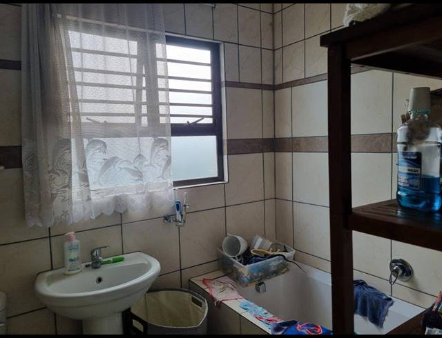 2 BEDROOM APARTMENT RENTED IN LA LUCIA